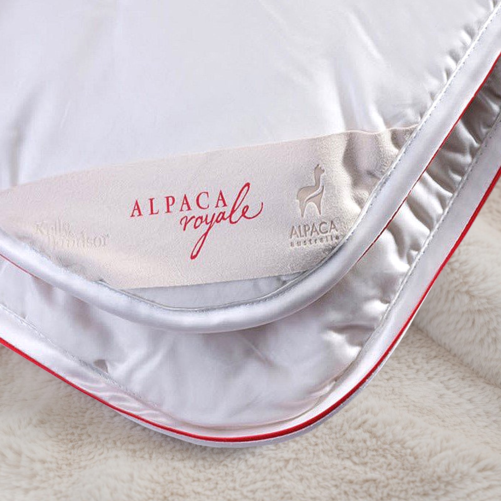 Kelly & Windsor Alpaca Royale Wool Quilt - corner detail