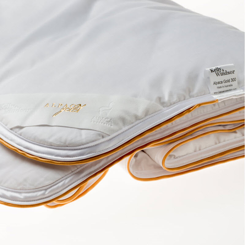 Alpaca Gold 300 lightweight doona quilt